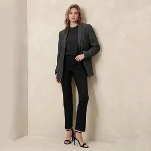 Banana Republic Factory Crop Ryan  Black Straight Leg Pant Size 10